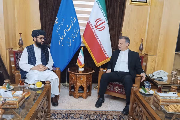 طالبانو له ایراني چارواکو سره د کابل او تهران ترمنځ د اړیکو پر پراختیا خبرې کړې