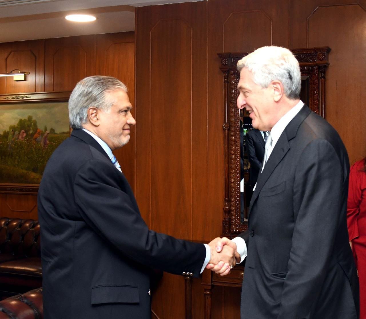 پاکستان معترضان افغان را به حمله به نمایندگی‌های سیاسی‌اش در اروپا متهم کرد