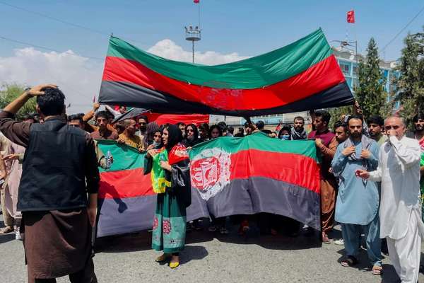Taliban Arrest Young Afghans For Raising Former National Flag
