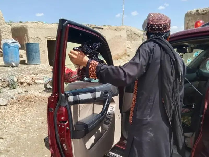 در پی افزایش موارد سرقت در قندهار طالبان تردد موترهای شیشه‌ دودی را در این ولایت ممنوع کرد