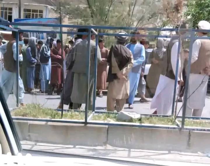 باشندگان ارگو: طالبان خیمه‌های کشاورزان را به آتش کشیدند و یک زن را با خود بردند