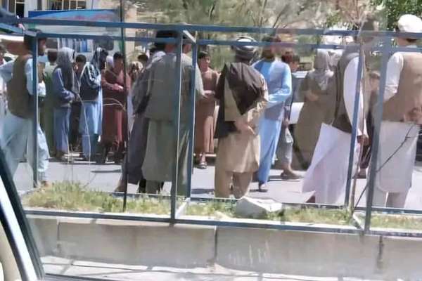باشندگان ارگو: طالبان خیمههای کشاورزان را به آتش کشیدند و یک زن را با خود بردند