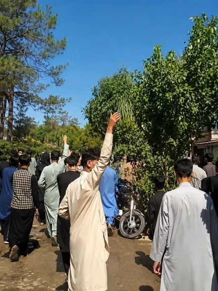 طالبانو د هرات یوشمېر لاریون کوونکي 'خوشې کړل'