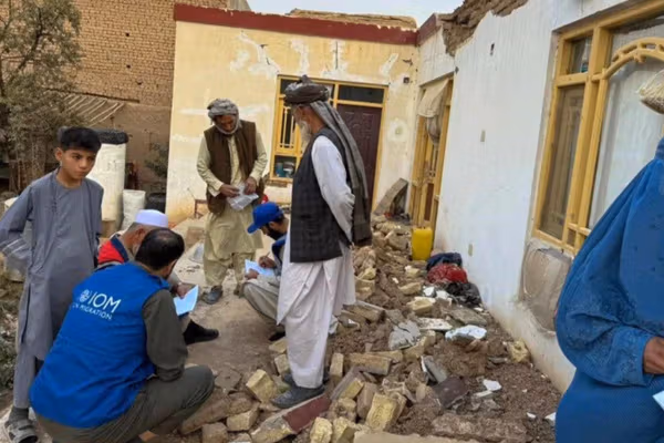 د کډوالو نړۍواله اداره: د ژمي پرمهال د شمالي ولایتونو زلزله ځپلي بېړنیو مرستو ته اړتیا لري