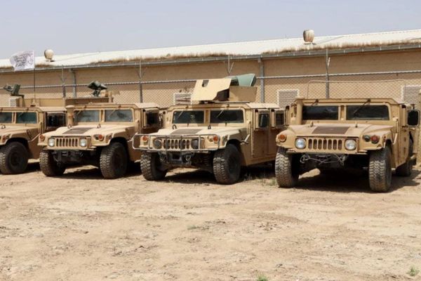 طالبان وایي په شپږو میاشتو کې ۱۱۲۷ پوځي موټر او ۱۲۵ ميله وسلې ترمیم شوي دي