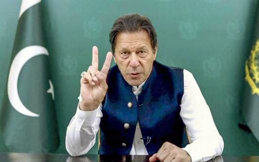 عمران خان درباره حملات ارتش: پاکستان با هر حکومت در افغانستان باید روابط خوب داشته باشد
