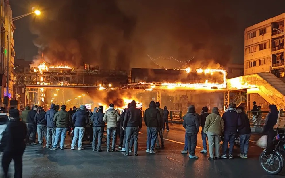 د ایران په لاریونونو کې ۵۰۰ تنه وژل شوي او تر ۱۰ زرو ډېر نیول شوي