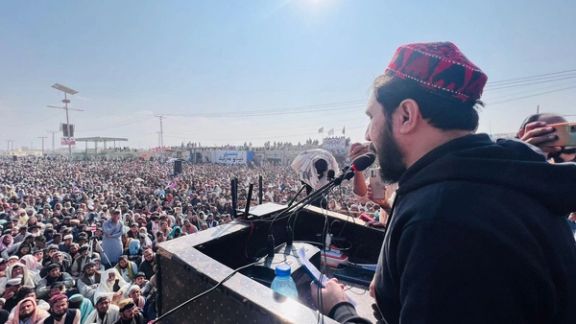 د پښتون ژغورنې غورځنګ پلويان او سياستوال: د عدالت غوښتل جرم نه دی، منظور پښتین خوشې کړئ