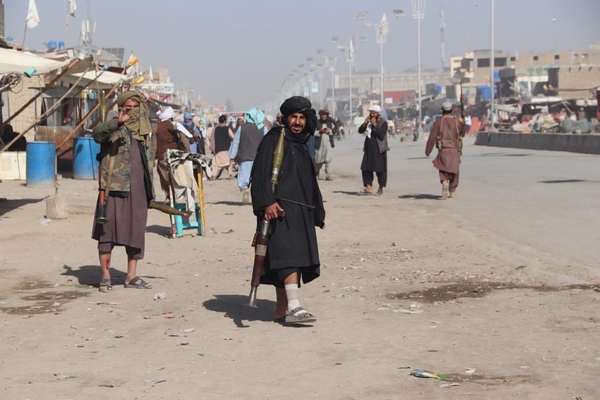 سرچینې: طالبانو خپل څلور تنه جنګیالي پر پاکستان د برید په تور محکمې ته معرفي کړي