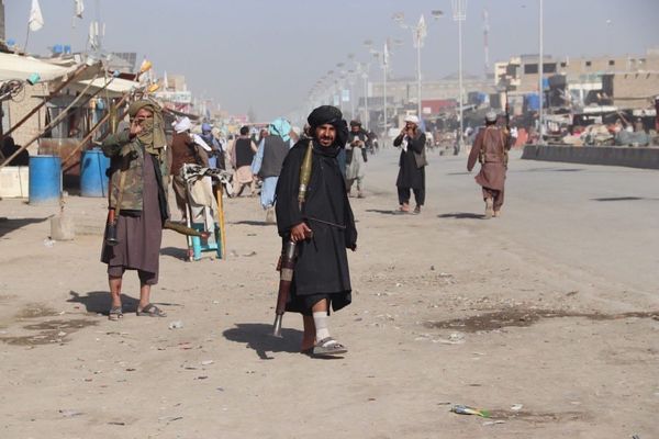 سرچینې: طالبانو خپل څلور تنه جنګیالي پر پاکستان د برید په تور محکمې ته معرفي کړي