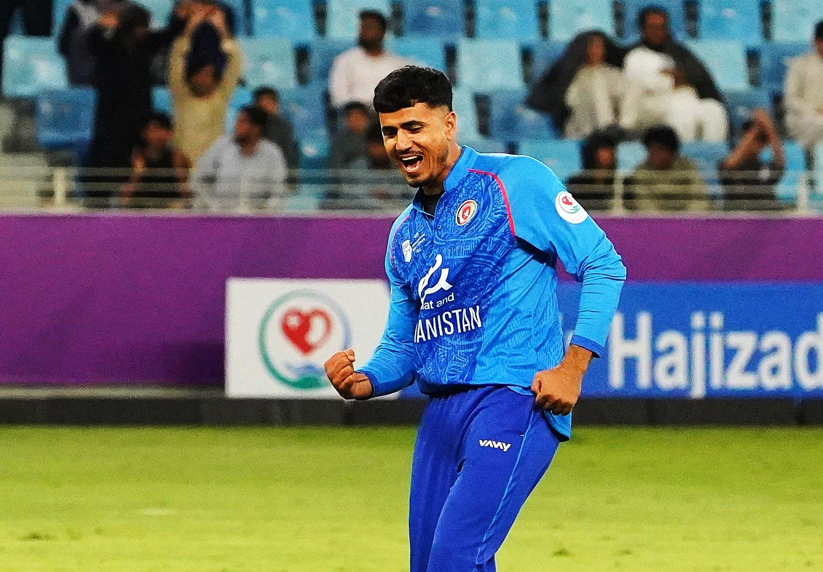 درخشش مجیب‌الرحمان و قهرمانی زودهنگام افغانستان در سریز بین‌المللی کریکت