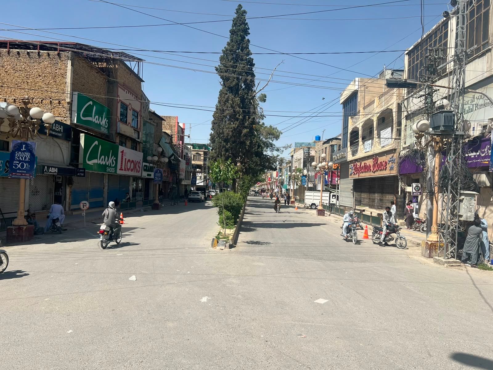 بلوچستان کې د ټرانسپورټ او سوداګرو کاربندیز؛ کاروبارونه په ټپه درېدلي دي