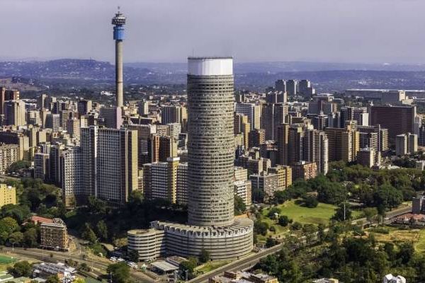 د سویل افریقا په جوهانسبورګ کې په ډزو ۱۰ کسان وژل شوي