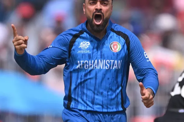 راشدخان د ۷۰۰ وېکټو په پوره کولو سره تاریخي ریکارډ خپل کړ