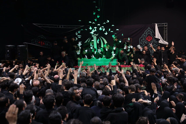 د خامنهیي د جنازې مراسم؛ د افغان مېلمنو لپاره ۲۵۰۰ ویزې صادرې شوې دي