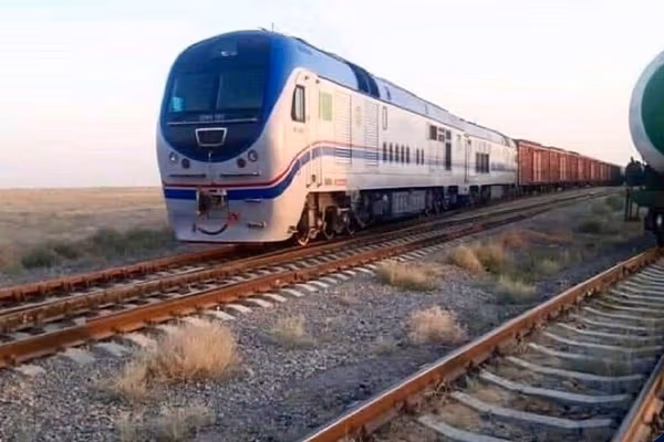 تېره میاشت؛ د اوسپنې پټلۍ له لارې نږدې ۷۰۰زره مټریک ټنه انتقالات شوي