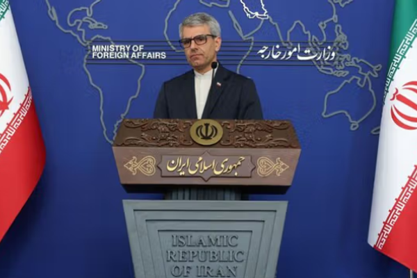 إيران تعلن استعدادها للتوسط بين باكستان وطالبان لخفض التوتر