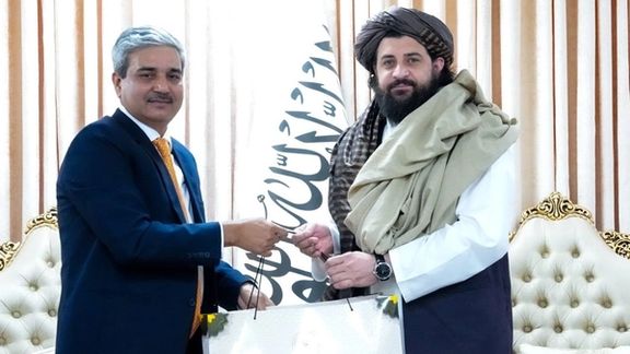 دیدار ملا یعقوب، وزیر دفاع طالبان با جیپی سینگ، دیپلومات هندی