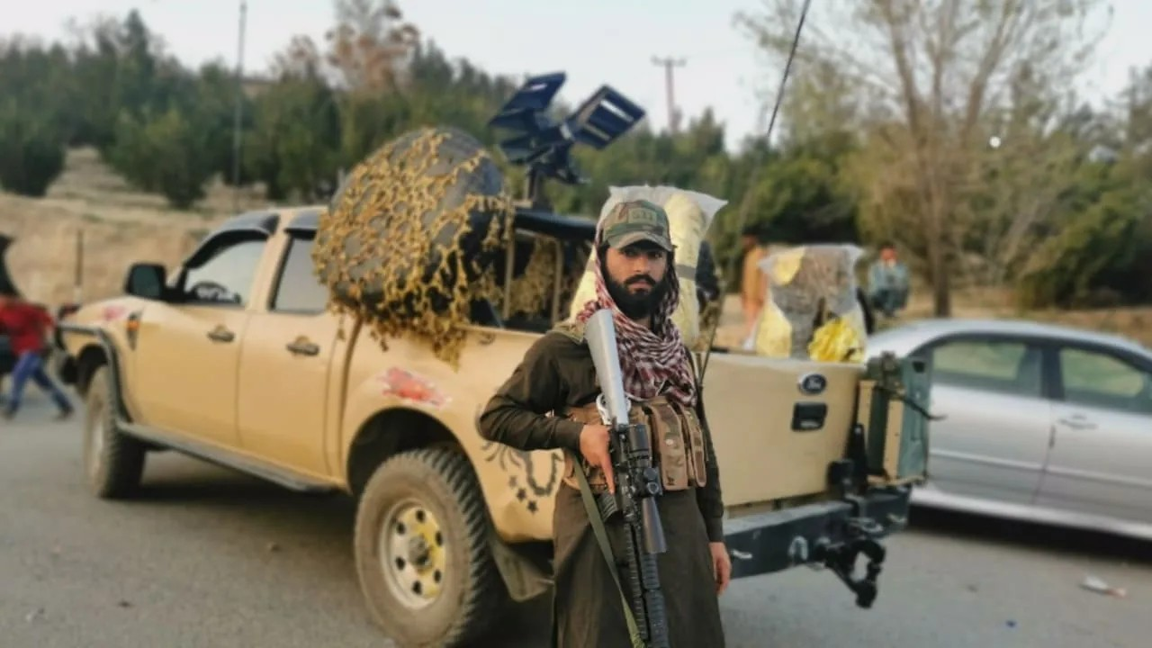 د طالبانو او مسکو تودې اړیکې؛ په روسیه کې افغانستان ته د سفر تبلیغات ډېر شوي