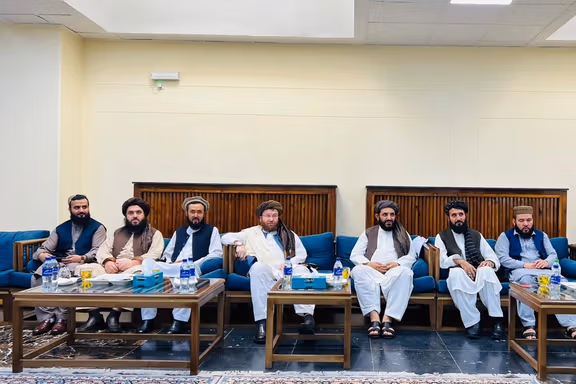 هیئت طالبان برای شرکت در یک نشست اقتصادی به روسیه رفت