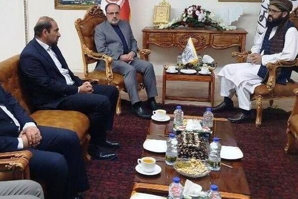 ایران وايي که طالبان لېست ور کړي زلزله ځپلو ته نورې مرستې هم لیږي
