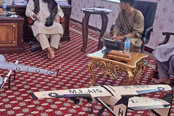 والی طالبان در فراه از «ساخت پهپاد» حمایت کرد