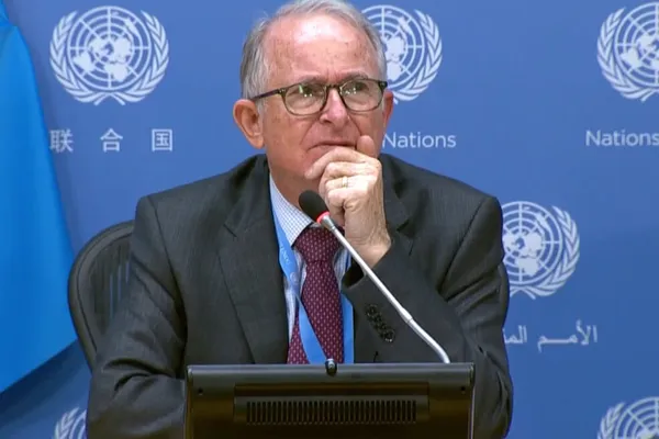 ریچارډ بېنېټ: پر افغان ښځو د طالبانو تبعیضي پالیسي باید سمدستي لغوه شي