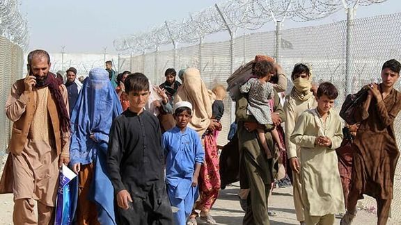 پاکستان نن د تورخم له لارې ۷۲۸ افغان کډوال په جبري توګه افغانستان ته ستانه کړي