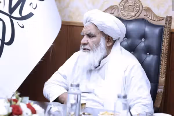 ترابي: موسسې له نیمايي ډېره بودجه پر خپلو لوړو معاشونو، لوکسو کورونو او موټرو لګوي