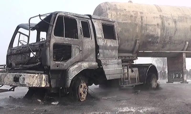 په بلوچستان کې د ټرافیکي پېښې له امله د مړو شویو افغانانو شمېر ۱۱ ته لوړ شو