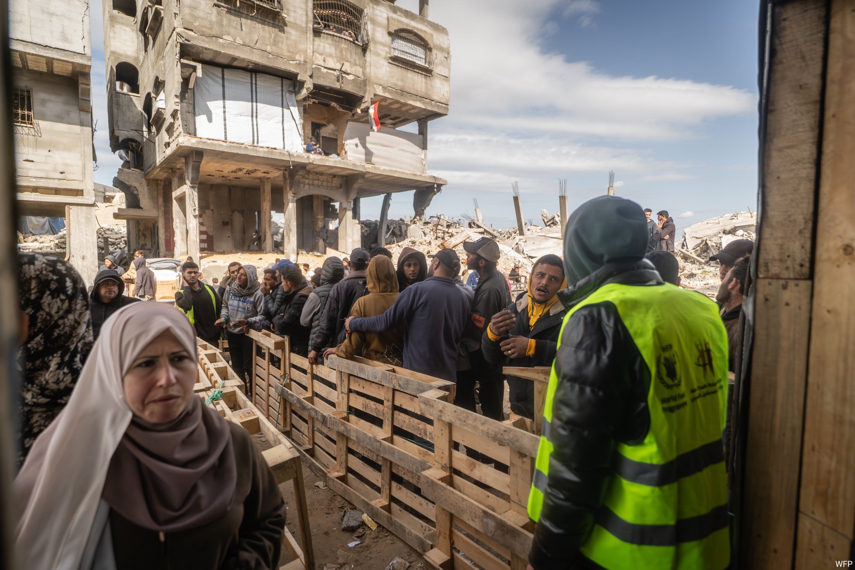 په غزه کې بشري ناورین؛ ملګري ملتونه وايي د غزې نږدې ۸۰ سلنه اوسېدونکي له لوږې سره مخ دي