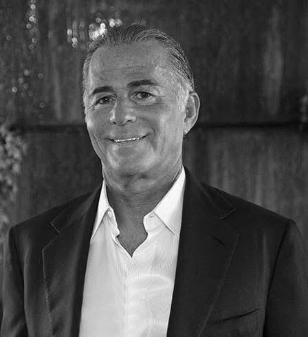 در پی مرگ یک میلیاردر در هنگام جراحی بزرگ کردن آلت تناسلی، جراح فرانسوی از طبابت منع شد