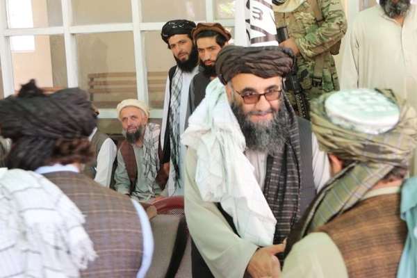 د طالبانو د پنجشیر والي: د پخواني نظام د چارواکو تېښته دې د ټولو لپاره «عبرت» وي