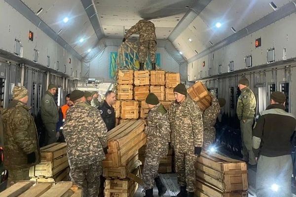 قزاقستان ۱۸ تُن کمک بشردوستانه به زلزلهزدگان افغانستان فرستاد