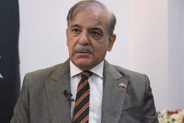 نی شبکې پر شهباز شریف د اسلام اباد میشتو افغان خبریالانو د ستونزو د حل غږ کړی