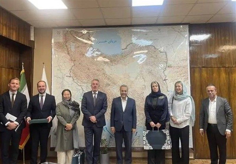 د ایران او هالنډ چارواکو په ایران کې د مېشت افغان کډوالو په اړه خبرې کړې