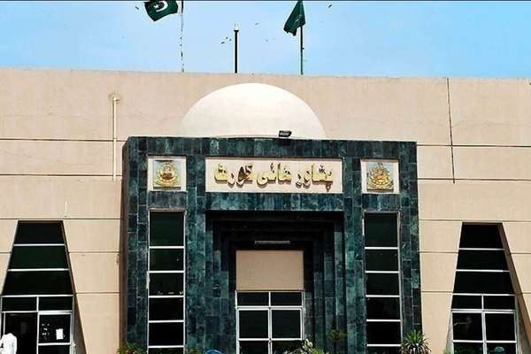 دادگاه عالی پیشاور درخواست پناهندگی دو افسر پیشین افغانستان را رد کرد