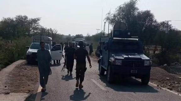 د خیبرپښتونخوا په هنګو کې وسله‌والو د پولیسو پر پوستې برید کړی دی