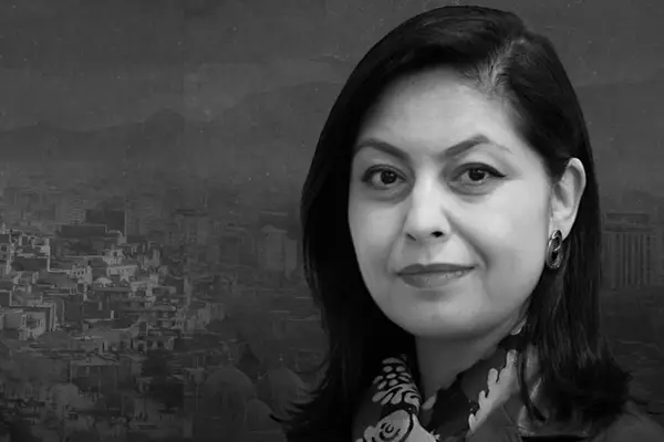زنی که برای دختران بازمانده از آموزش مکتب آنلاین ساخته است