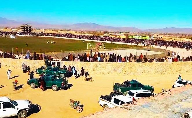 محکمه استیناف طالبان پنج متهم را در ورزشگاه فوتبال ولایت قندهار مجازات می‌کند
