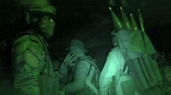 اندلاع اشتباكات عنيفة بين طالبان والجيش الباكستاني على الحدود المشتركة