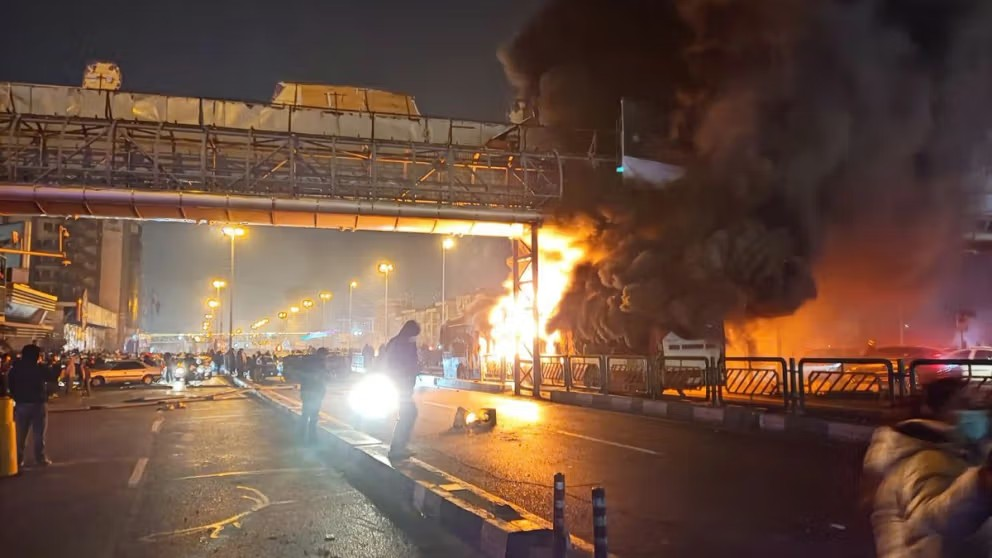 د ایران احتمالي سقوط؛ راتلونکی نظام، پوځ او د نړۍوالو پټې محاسبې