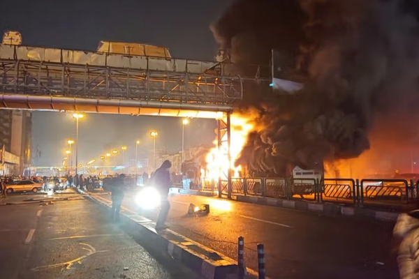 د ایران احتمالي سقوط؛ راتلونکی نظام، پوځ او د نړۍوالو پټې محاسبې