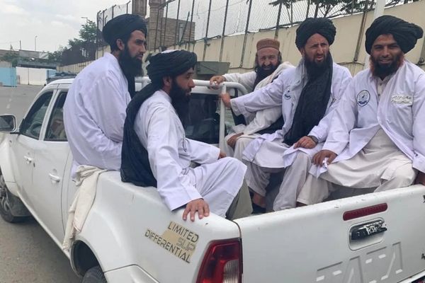 طالبانو په کندوز ولایت کې دوه کسان پر «خواله رسنیو د منفي تبليغاتو» په تور نيولي دي