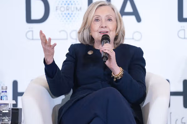 هیلاری کلینتون: طالبان افغانستان را به نماد جهانی زنستیزی تبدیل کرده است