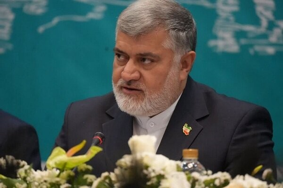 د تهران والي: له ایرانه د بېاسناده افغان کډوالو اېستنه په چټکۍ سره روانه ده