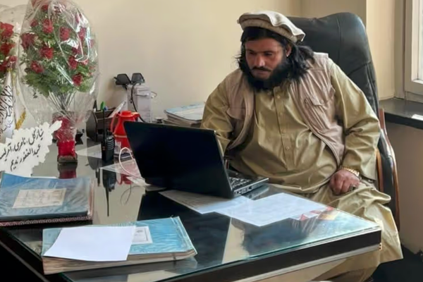 طالبانو له سپيناوي پرته د ۳۸ زره ډالرو په ارزښت د کمپيوټر د پېرلو د داوطلبۍ اعلان لرې کړ