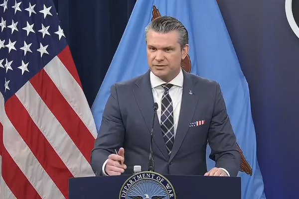 د امریکا د جګړې وزیر: ایران له امریکا سره ۴۷ کاله جګړه کړې او دا حالت په افغانستان کې هم و