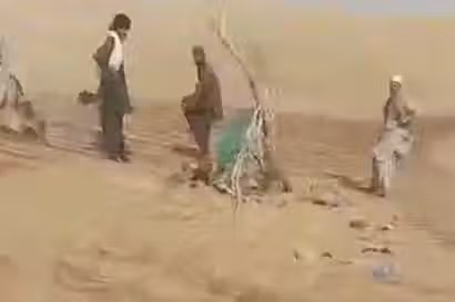 العثور على جثامين عدد آخر من المواطنين الأفغان في صحراء نيمروز