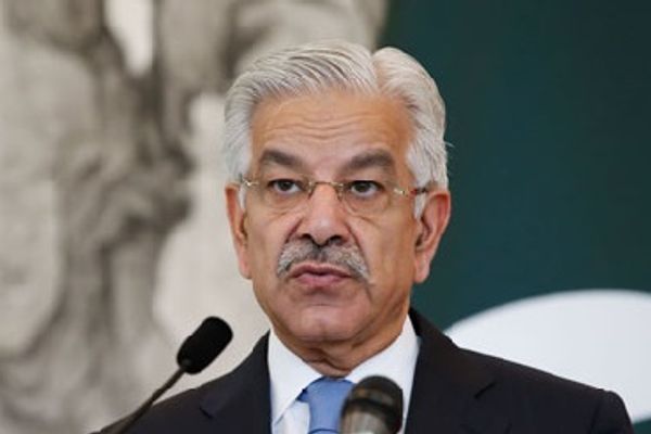 اصف: تورخم دروازه د سوداګریزو فعالیتونو لپاره نه، د افغانانو د اېستلو لپاره پرانیستل شوې